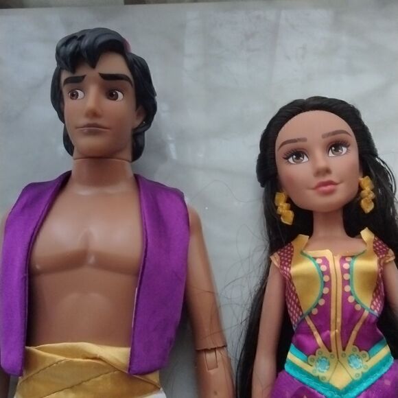 DISNEY lot  - Picture 2 of 4